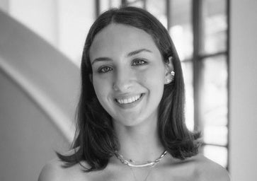 Por qué el corte de pelo Bob de la nieta de Carolina Herrera fue el mejor peinado en el baile de debutantes